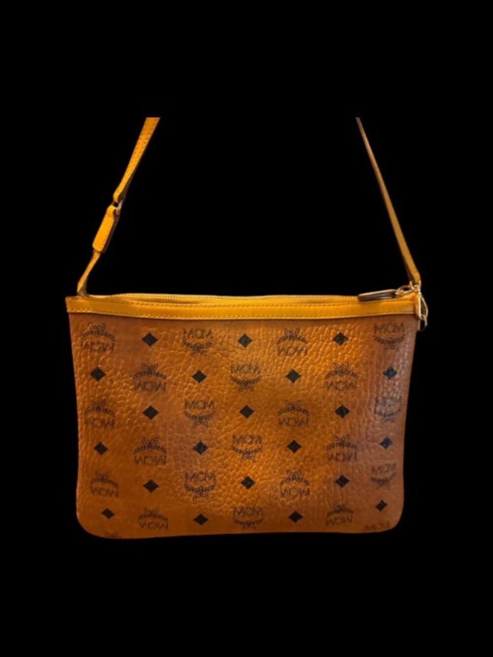 MCM Medium Liz Reversible Shopper | Cognac + Yellow - Picture 13 of 15